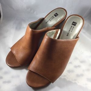 White Mountain Date Night PeepToe Mules Size 8.5 M